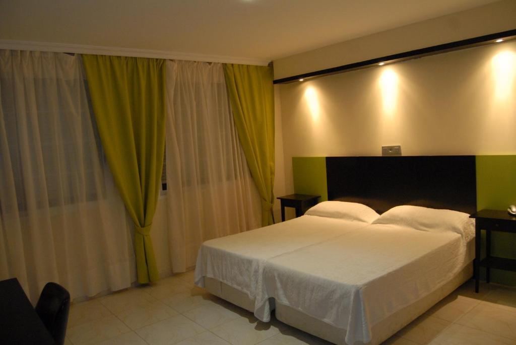 Hotel Miramar La Linea de la Concepcion Exterior foto